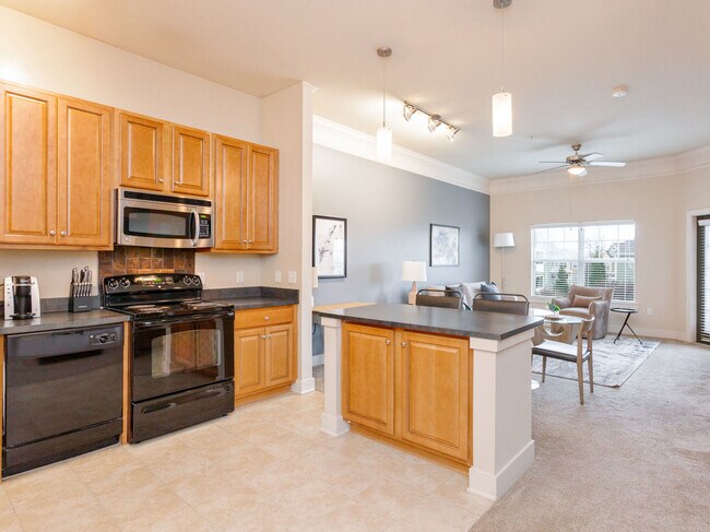 Building Photo - 1 Old Fairway Rd