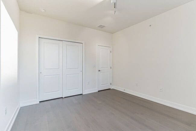 Building Photo - Stunning Carriage Home in the King of Prussia Town Center