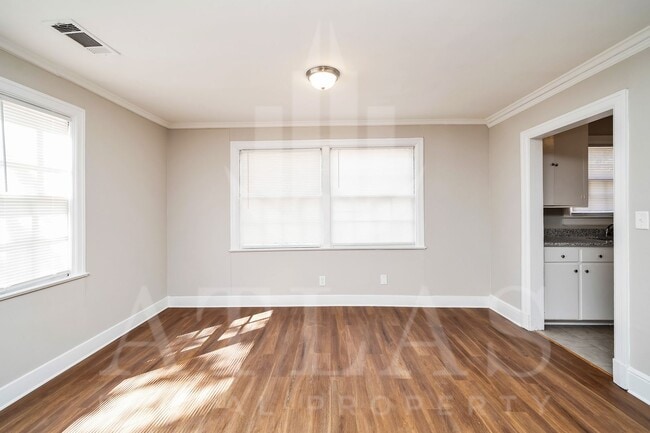Building Photo - Spacious 3BR/2BA – 1,480 Sq Ft of Comforta...