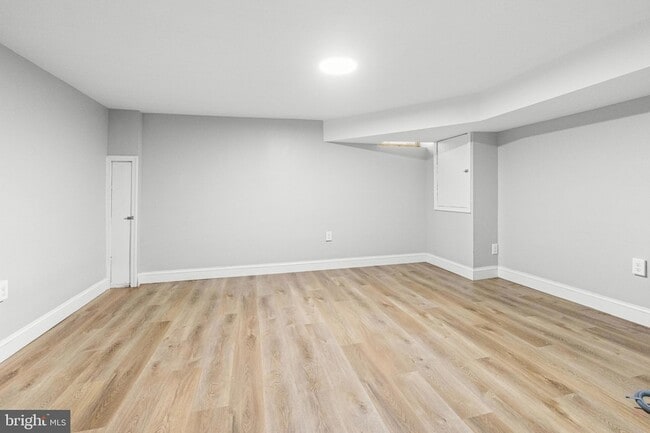 Building Photo - 2203 Redthorn Rd