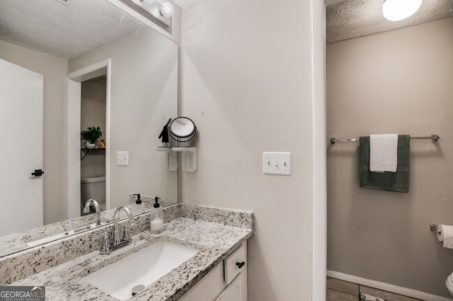 Building Photo - 6413 Wedgewood Trce