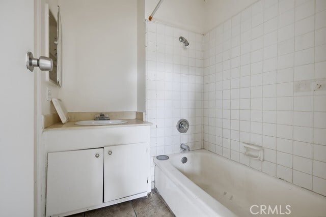 Building Photo - 2178 W Alameda Ave