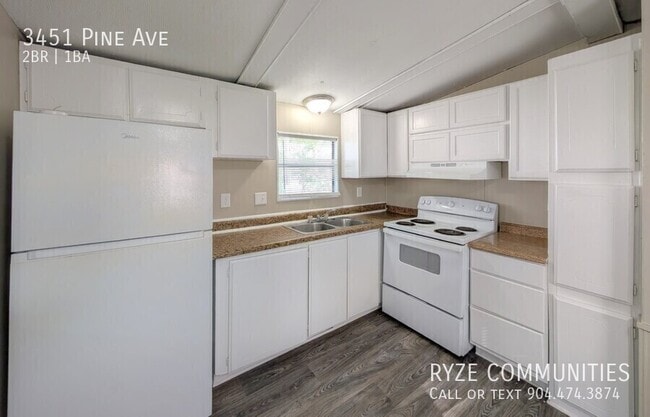 Building Photo - 3451 Pine Ave