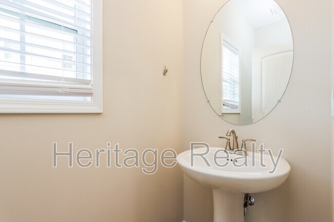 Building Photo - 11356 Sawyers Vly Dr