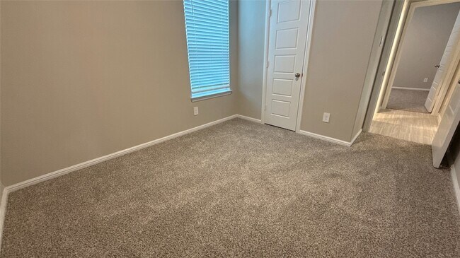 Building Photo - 3025 Pecan Farm Ln