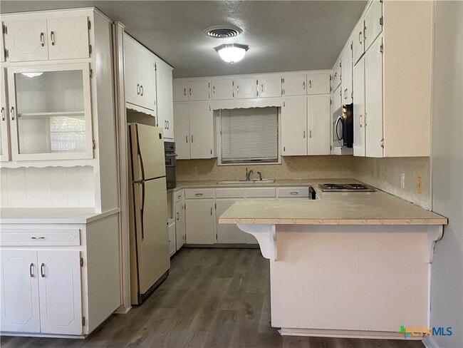 Building Photo - 706 Forest Dr