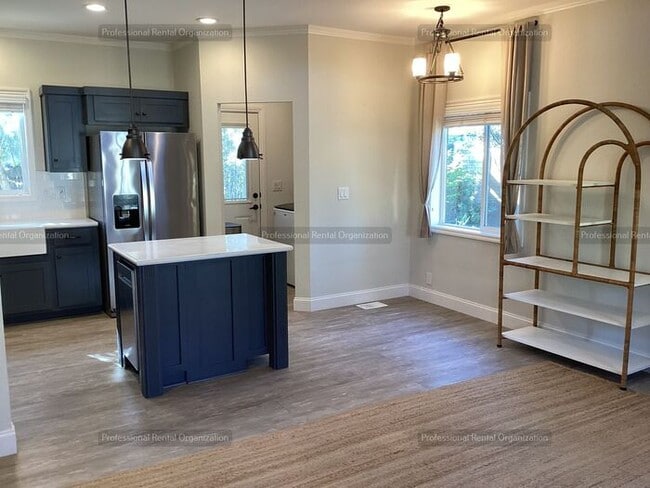 Building Photo - Wine Country Living at Its Finest