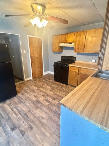 Building Photo - 480 Walnut St