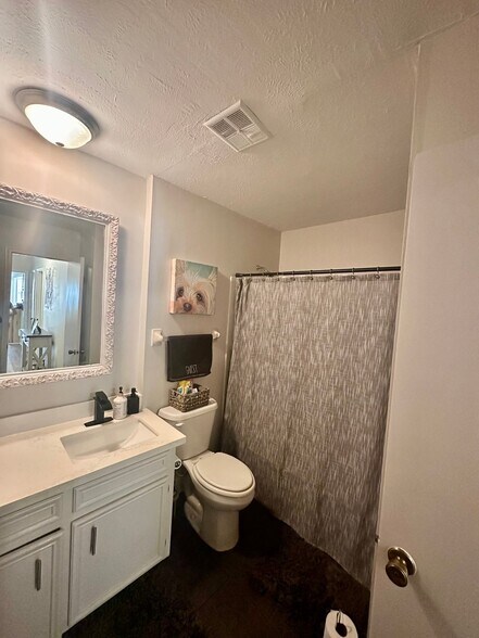 Building Photo - 517 Hunters Creek Cir