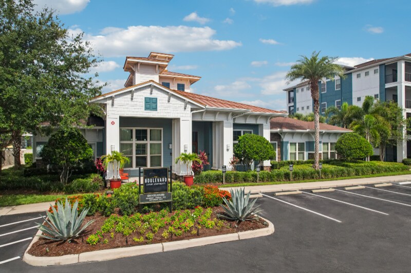 Building Photo - 2098 Seminole Blvd