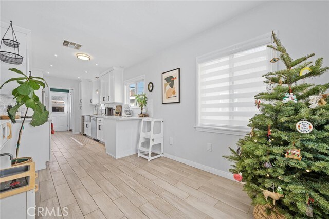 Building Photo - 5049 Adenmoor Ave