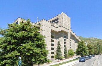 Building Photo - 2 Bed 2 Bath Condo in Bench Tower Condomin...
