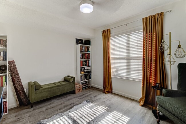 Building Photo - COMING SOON - Spacious Updated Condo in Great Location!