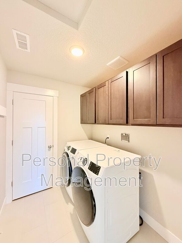 Building Photo - 1530 NW 29th Pl