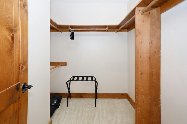 Building Photo - 390 Matterhorn Dr