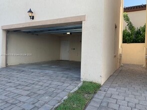 Building Photo - 9445 SW 171st Ct