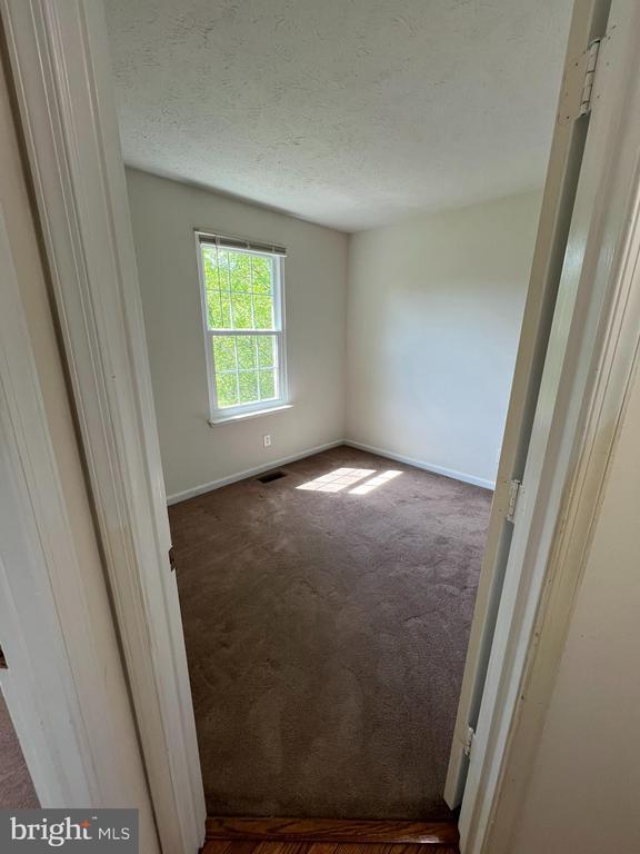 Building Photo - 209 Eaton Ct