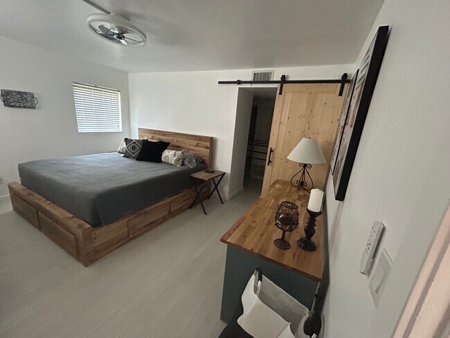 Building Photo - 16530 Club Blvd