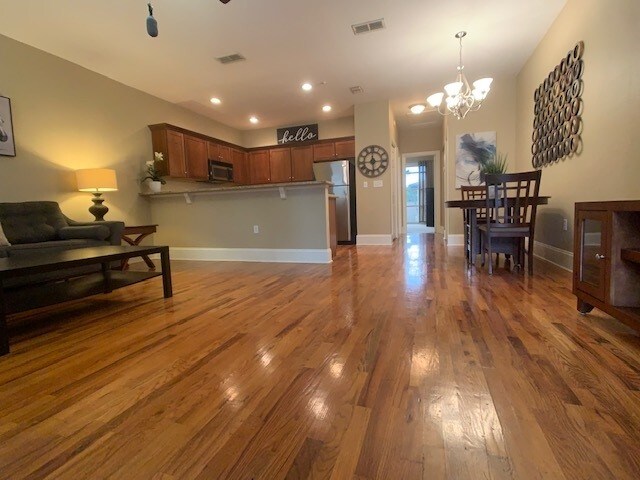 Building Photo - 415 St Francis St