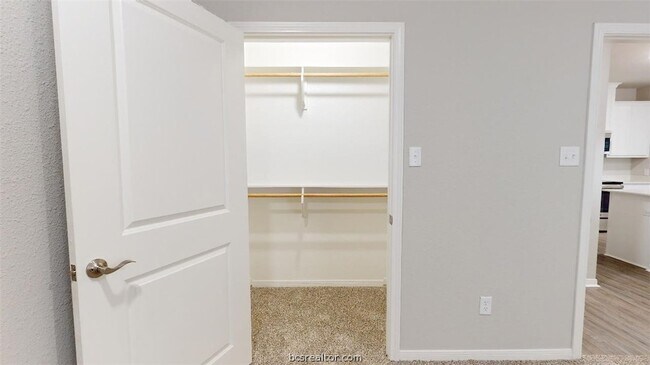 Building Photo - 1326 Prairie Dr
