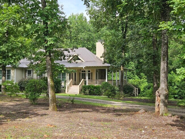 Building Photo - 1290 Tivoli Rd