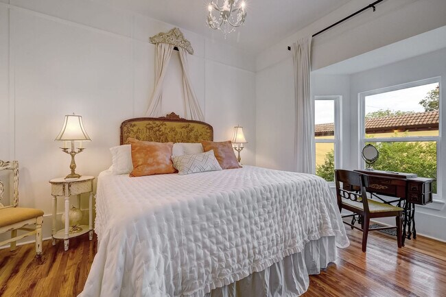 Building Photo - 20 M L King Ave