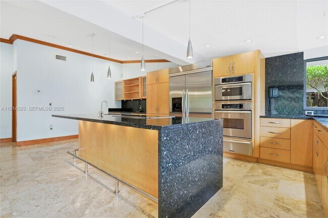 Building Photo - 8035 SW 89th Ct