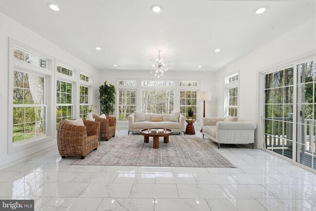 Building Photo - 3515 Devon Dr
