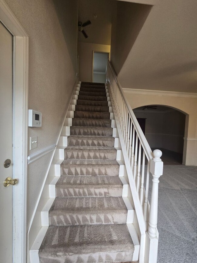 Building Photo - Spacious 2 Story 4 BR 2.5 BA Available Now