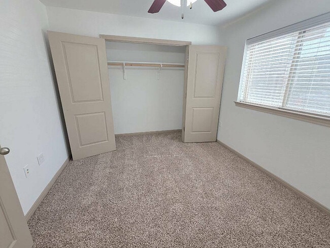 Bedroom & Walk-in Closet - Tinsley Place