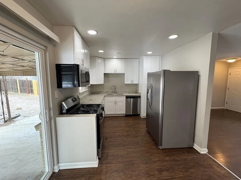 Building Photo - 8118 Lafayette St