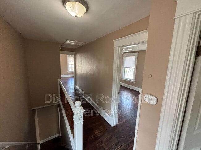Building Photo - 1219 Campbell Ave
