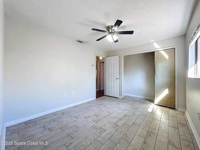 Building Photo - 640 Casa Grande Dr