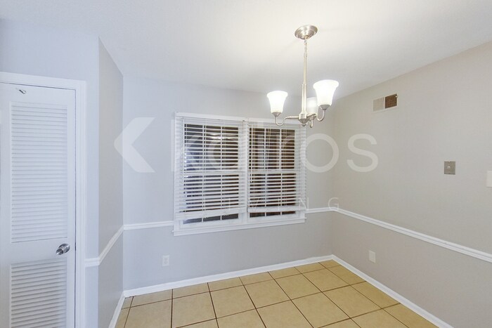 Building Photo - 5824 Tam Oshanter Ave