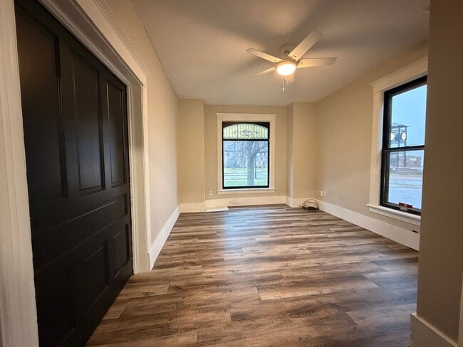 Building Photo - 1035 1st Ave S