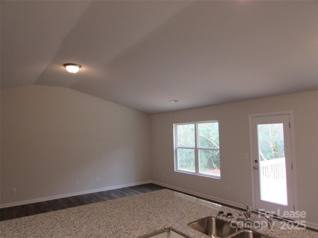 Building Photo - 1385 Amberlight Circle