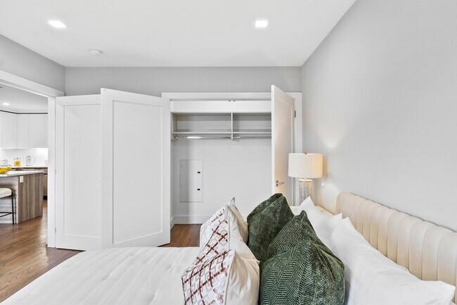 Building Photo - 60 68th St