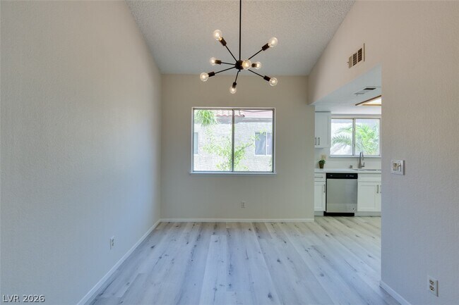 Building Photo - 582 Searchlight Dr