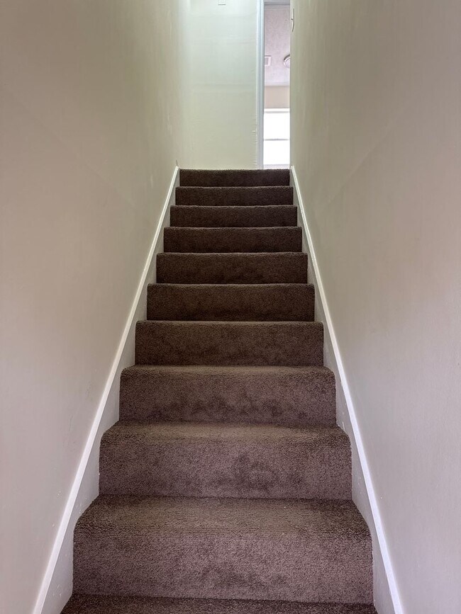 Building Photo - 4082 Forest Ave W