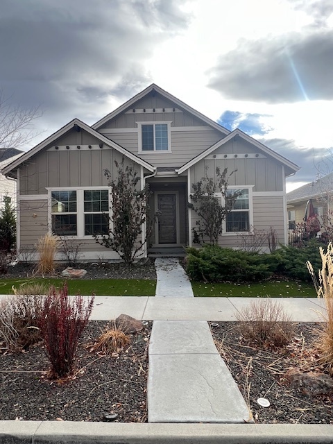 Building Photo - 4 Bed 2.5 Bath in Boise!