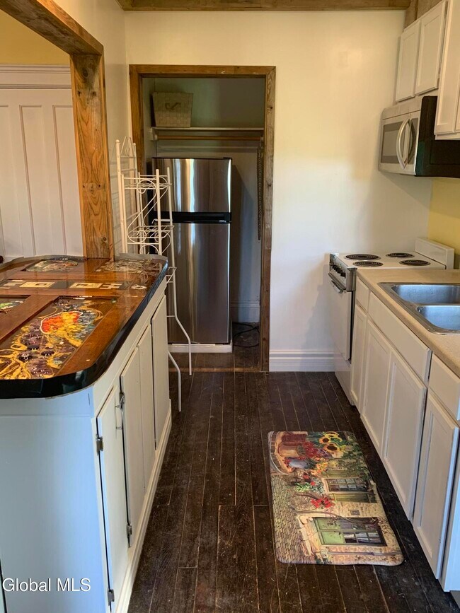 Building Photo - 260 Clark Rd