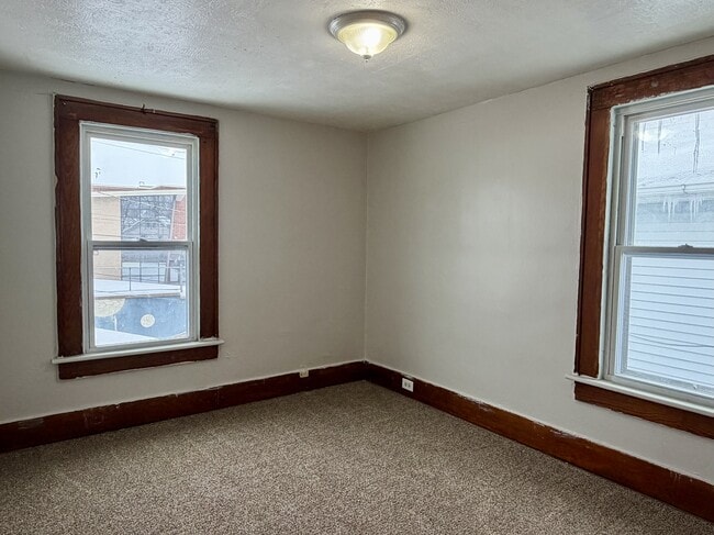 Building Photo - 1182 5th Ave