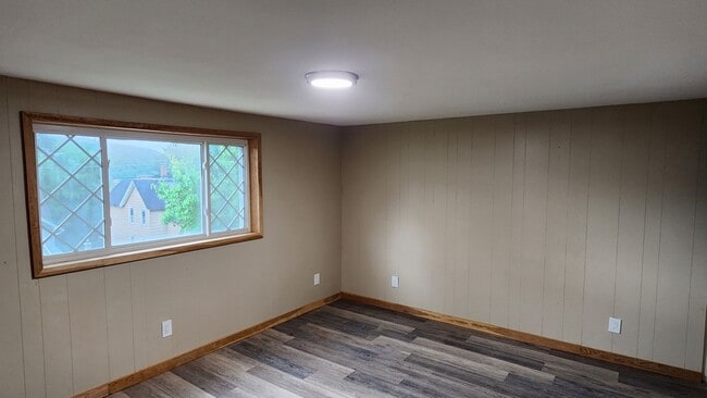 Building Photo - Four bedroom house available now  in Bradford PA! Home has been recently remodeled and is ready t...