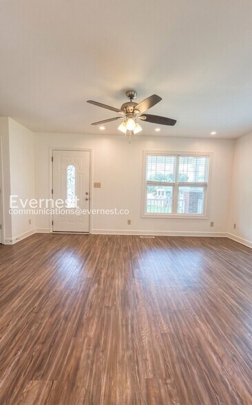 Building Photo - 2280 Aurelia Ct