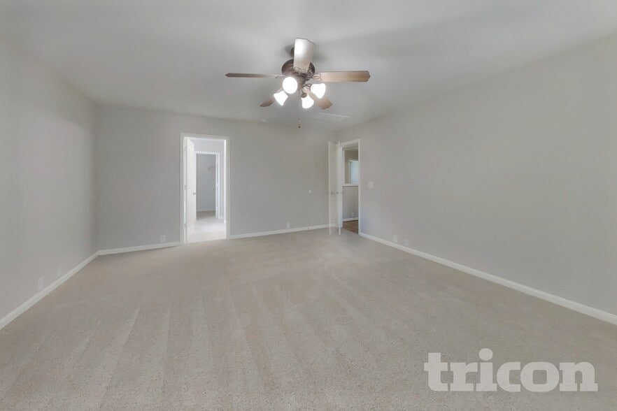 Building Photo - 2744 Woodspring Forest Dr