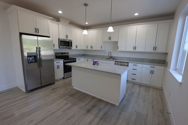 Building Photo - 2441-2443 Roll Tide Ct