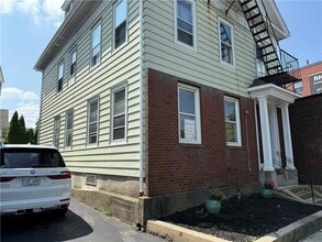 Building Photo - 498 Broadway Ave