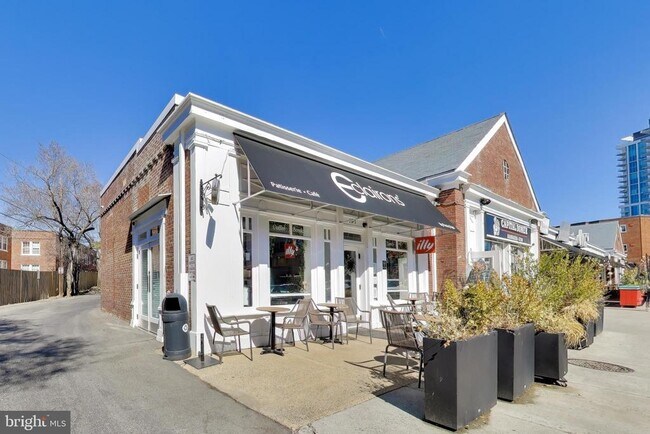 Building Photo - 1726 N Quinn St