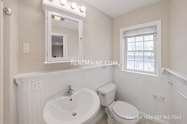 Building Photo - 33 Burleigh Rd