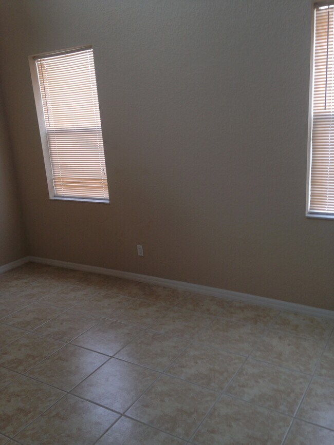 Building Photo - 5590 53rd Ave